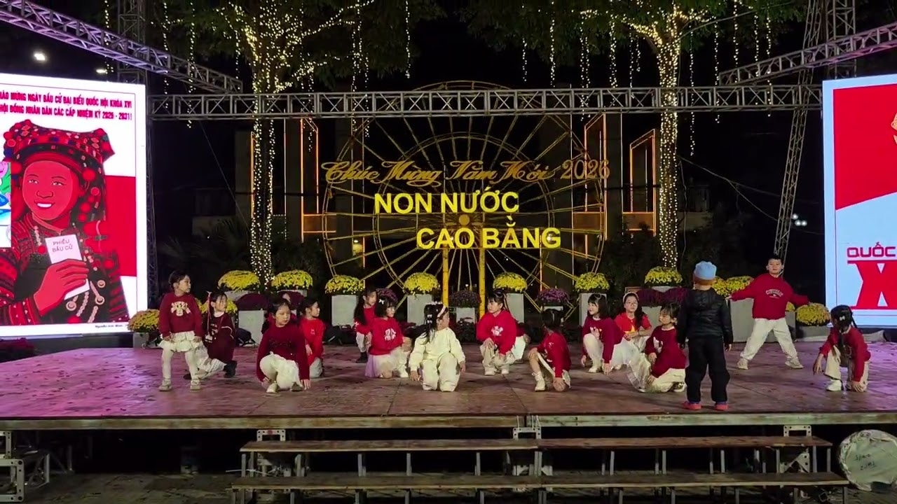 Đi chơi phố đi bộ Cao Bằng 