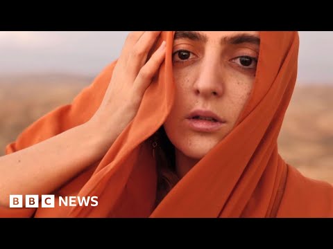 The dancer performing in solidarity with the women in Iran – BBC News