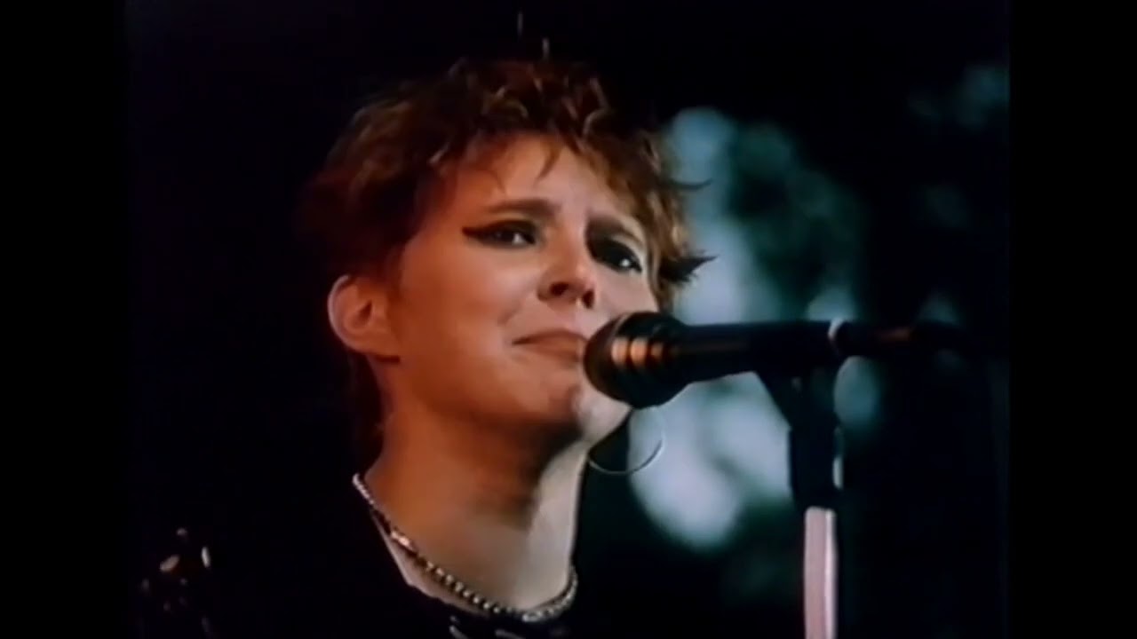 Zbombardowana Laleczka - na żywo 