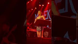 Melek Mosso Geceleri Uyku Girmez Gözüme….Üzik Inım