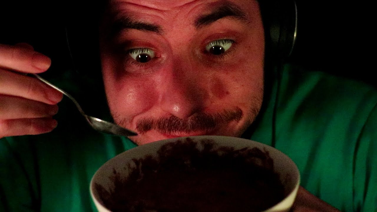 ASMR degustation d'une mousse au chocolat maison
