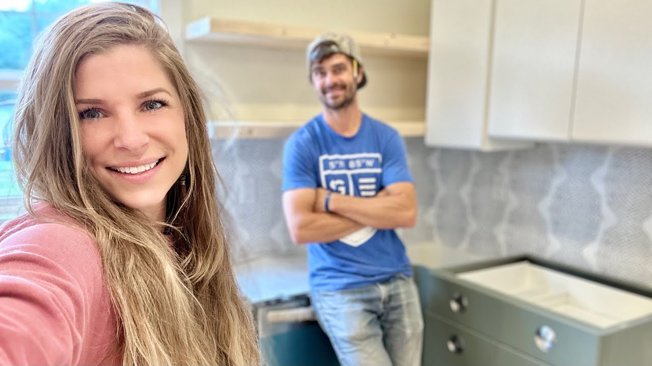 Установка плавающих полок и металлического кухонного шкафа в стиле 1950-х годов своими руками | Э...