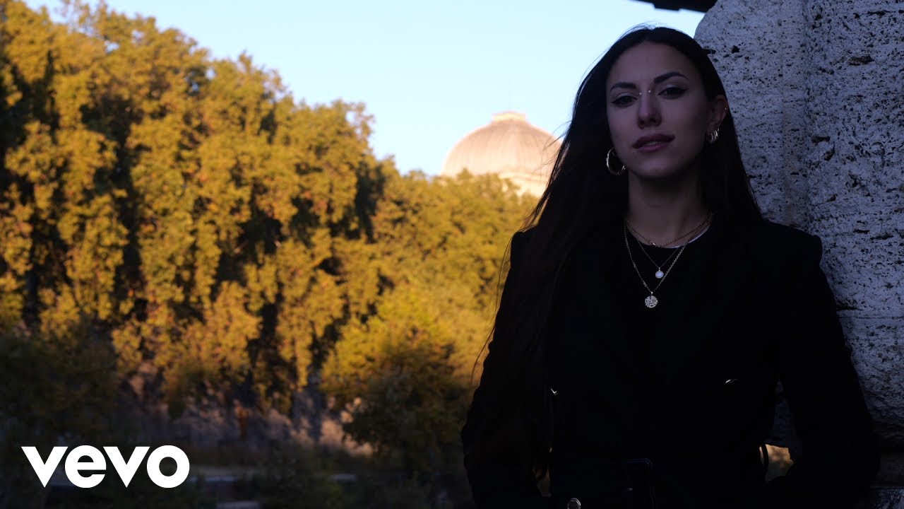 Watch Beba - Comunque Ciao (Visual) on YouTube Watch Beba - Comunque Ciao (Visual) on YouTube