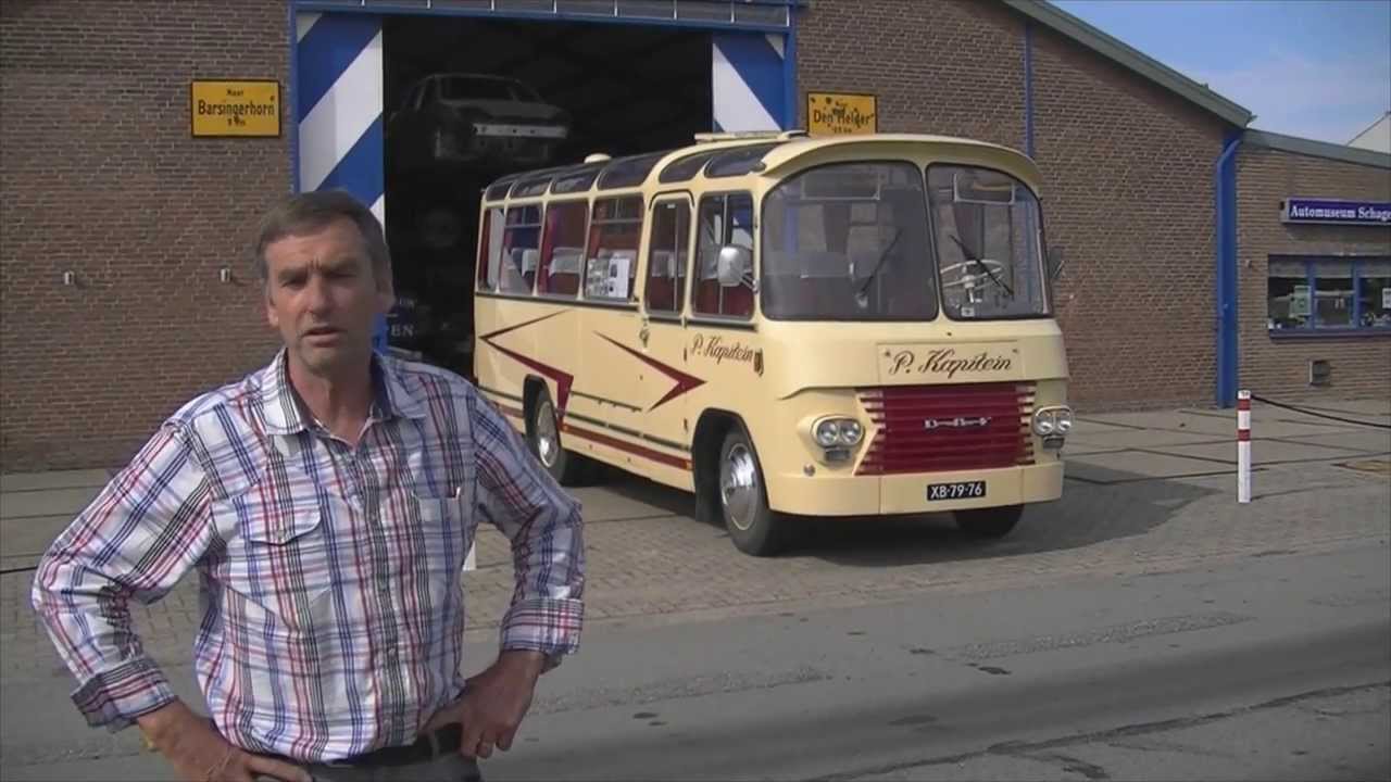 Piet Kapitein en zijn Daf bus uit 1964