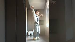 #The Eve😚The sunshine is beautiful today🥳🎶 #hiphop #dance #dancingbaby #cute #kpop#exo