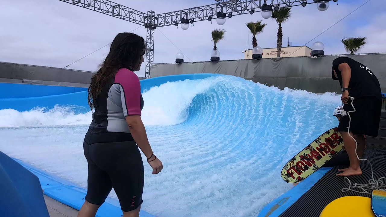 Girls first time on the FlowRider 10 Barrel at Wave House San Diego ...