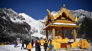 SW China’s Sichuan gets first autumn snow| CCTV English