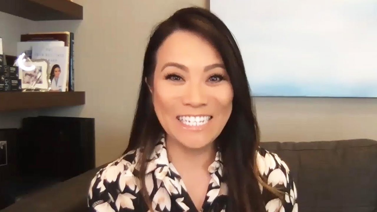 3 Tips From Dr. Pimple Popper to Avoid 'Mask-ne'