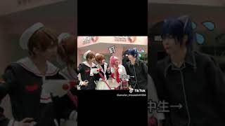 amuhinamori. sao ikuto bị đuổi ra vậy nhỉ? cj Sakura và amu đẹp quá 😘😊❤️[]
