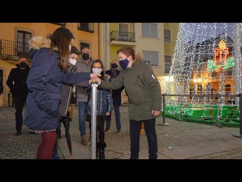 Ponferrada enciende su iluminación navideña con polémica