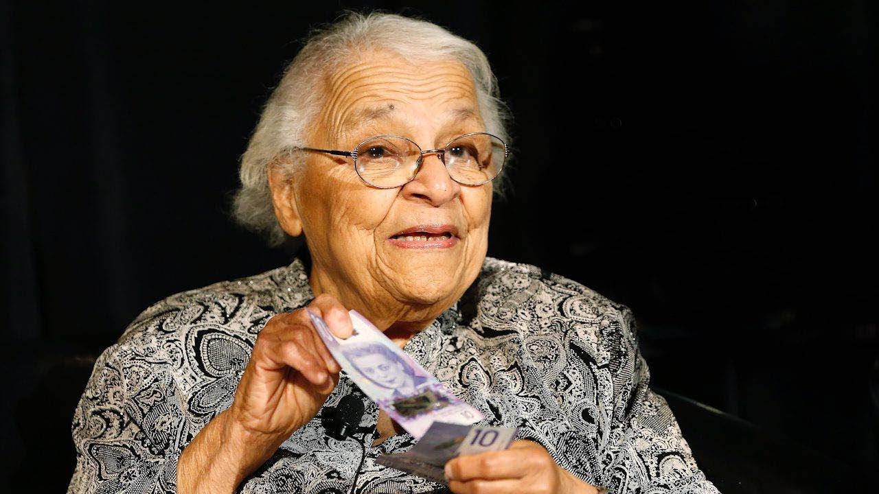 The Viola Desmond $10 bill launched into circulation - YouTube