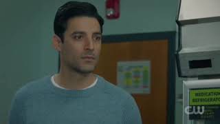 Someone shoots Noah | Roswell New Mexico | 1x10 (HD)