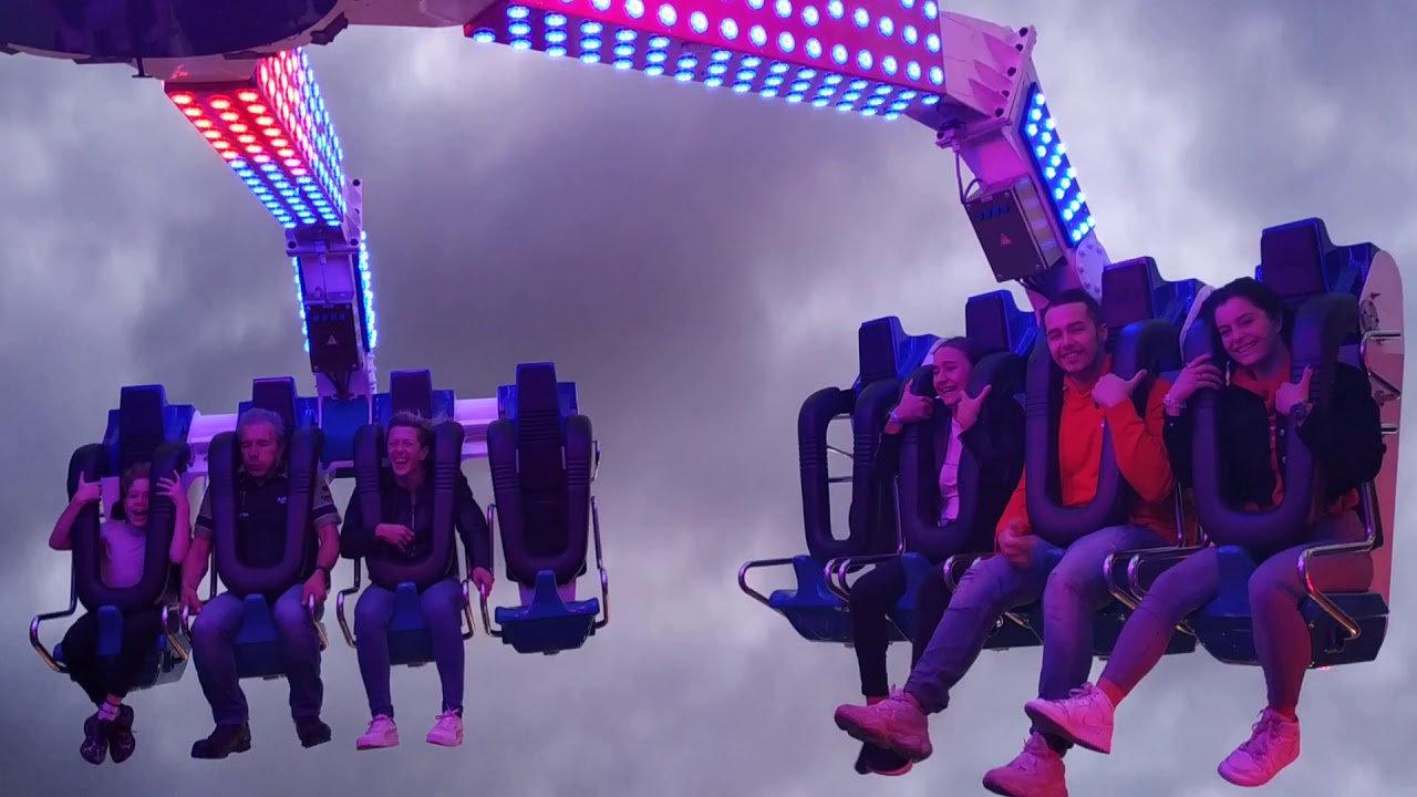 On se fait un petit tour d'xtreme manege sensation forte garantie et a essayer