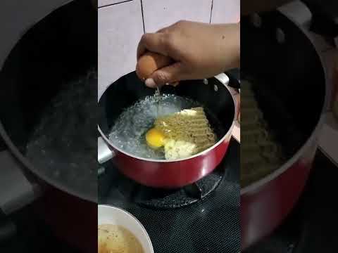 Indomie rebus pakai
