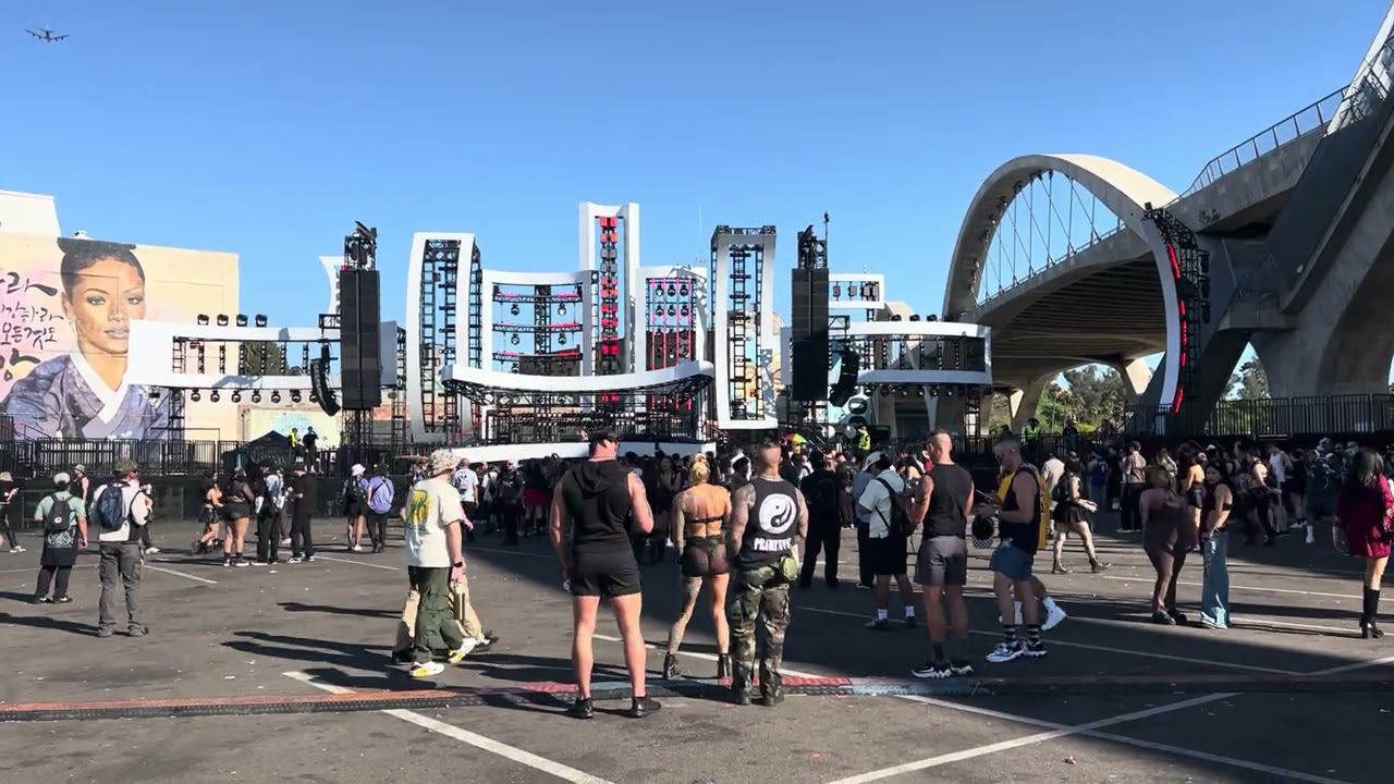 Skyline 2026 Supergloss Eastside 