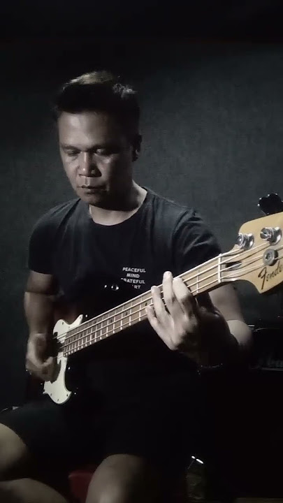 Sedang ingin bercinta..Bass slap solo Dewa 19..Bass cover..#shorts #music #basscover