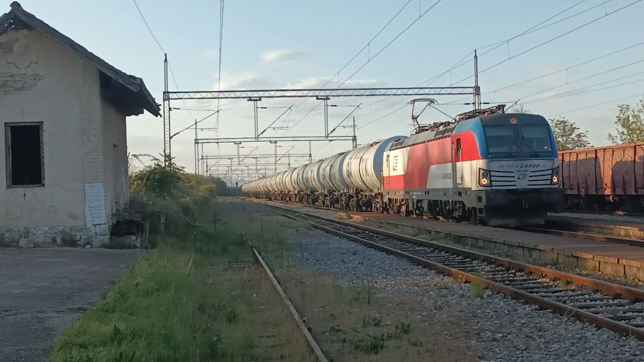 SKG 193-903 WITH GATX TANKERS SLOWLY PASSING STATION Grejač | 19.04. ...