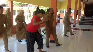 Goyang Kairatu Versi Guru Smansa Keke