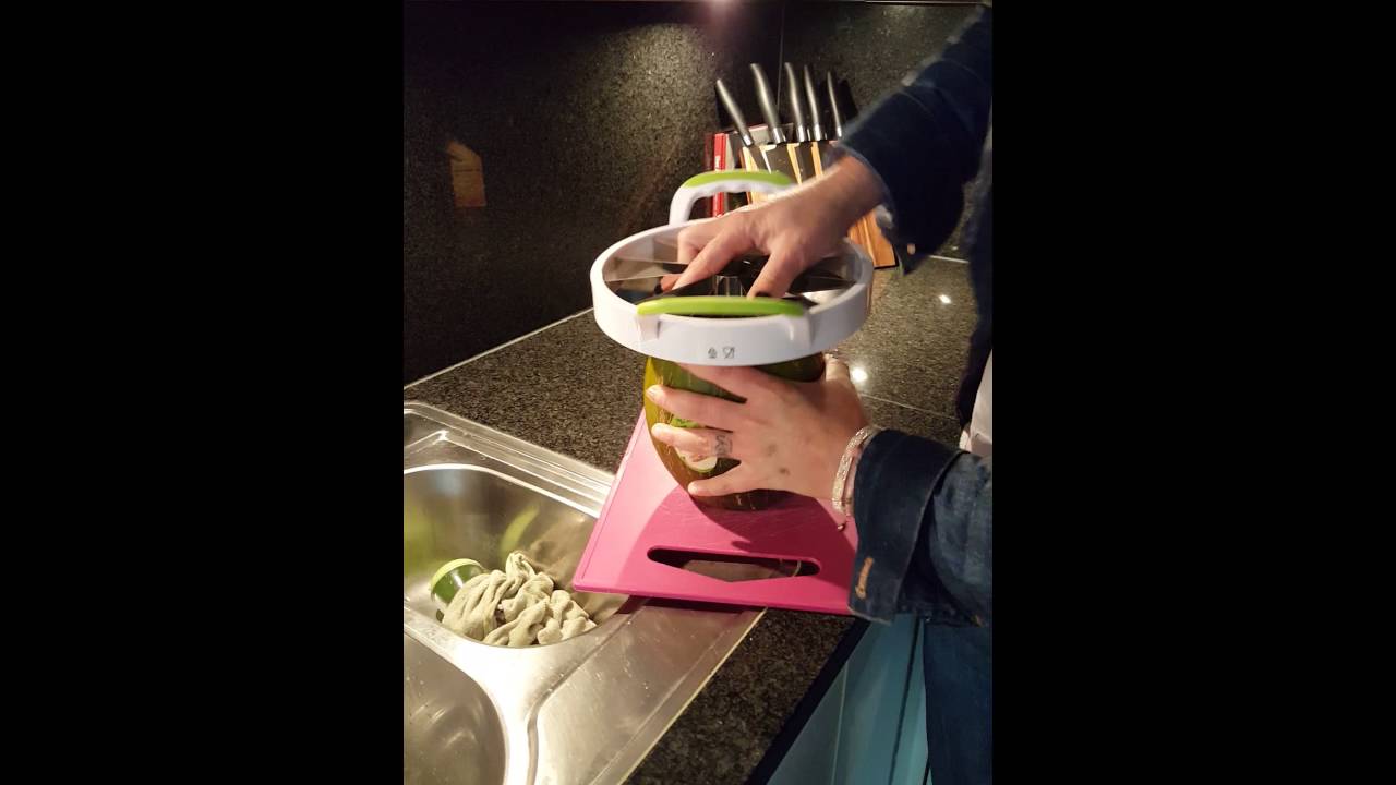 Meloen snijder geen land mee te bezeilen - YouTube