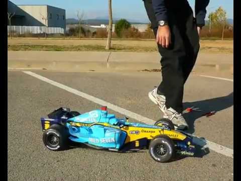 Renault R26 F1 RC - YouTube