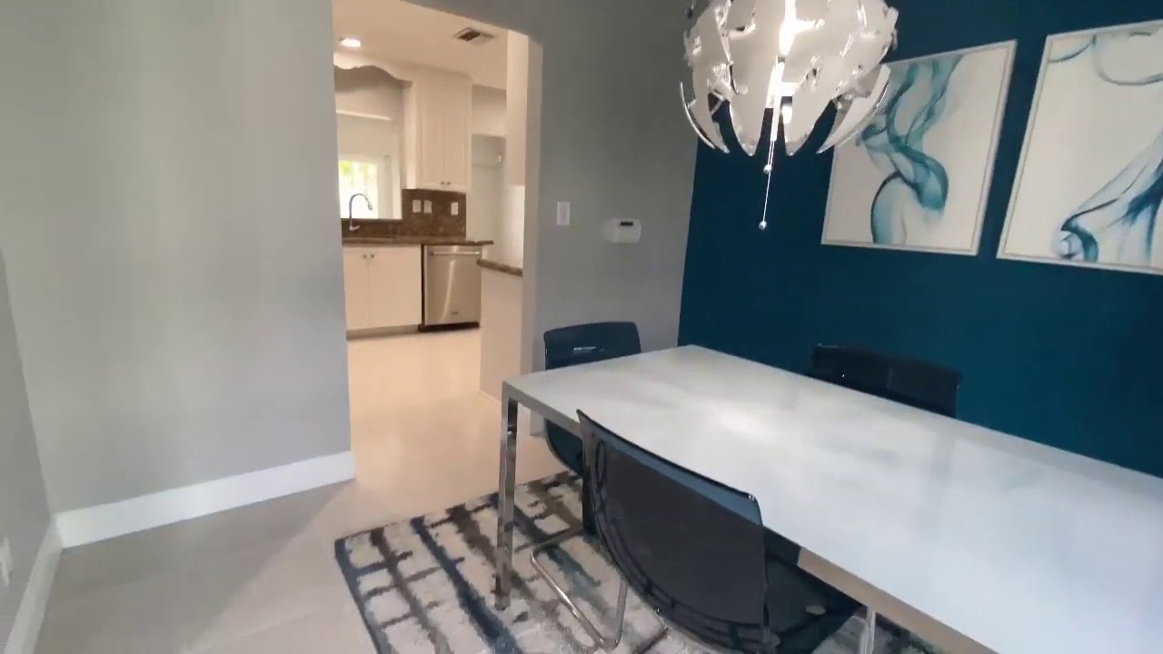 5305 West Palm Circle - Elvin Villalobos