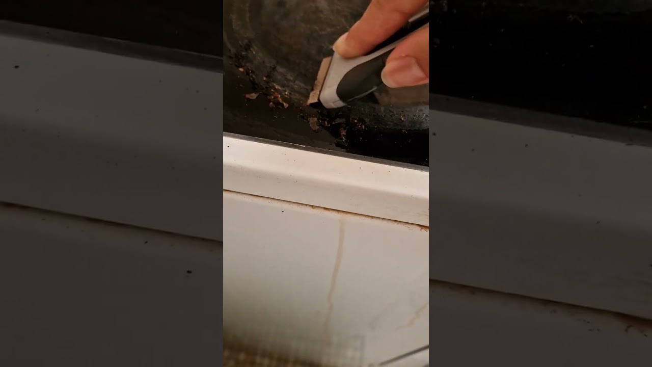 Comment enlever des tâches de brûlé tenaces sur une plaque de cuisson vitrocéramique  ou induction ?