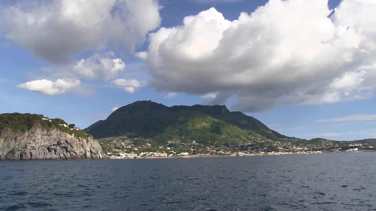 ИСКЬЯ ОСТРОВ, НА КОТОРЫЙ ХОЧЕТСЯ ВОЗРАЩАТЬСЯ ВСЕГДА.  ИТАЛИЯ НЕАПОЛИТАНСКИЙ ЗАЛИВ TV-MIX МОСКОВИТ