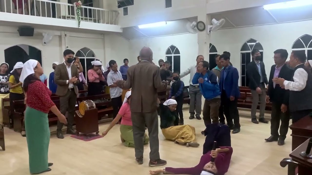 Emily Laldinsangi - Lalpa i thlarauin fang chhuak leh la (Live)