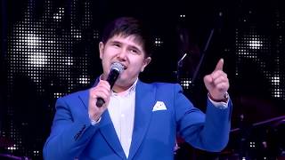 Дизайн  жамоаси - Мухлислар лол колишди