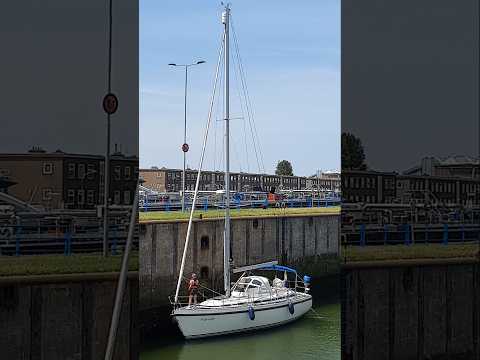 🛥️ Vlissingen Netherlands 🇳🇱 Sluice @TravelwithHugoF  #boatlock #sluizencomplex #sluice #sluis
