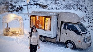 ❄️ High in the snow, snow camping with a dog in a cabin truck and transparent tent, ASMR