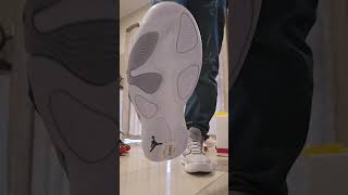 Unboxing of Jordan Max Aura 4