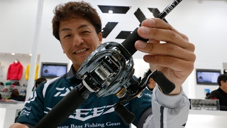 三宅貴浩がダイワのタトゥーラSV TWをフィッシングショー大阪の会場で解説！