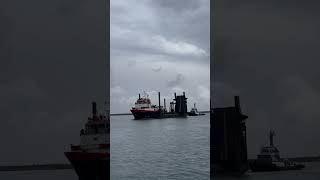 HOS RESOLUTON那覇入港