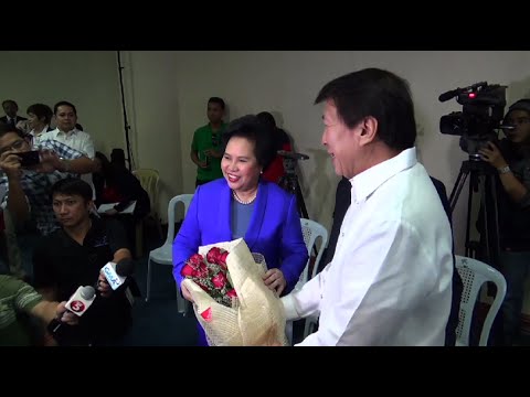 Santiago gets roses from Farinas as ‘peace offering’