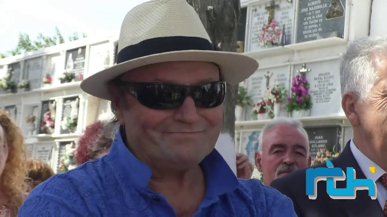 Ofrenda floral a Rocío Jurado en el día de su cumpleaños