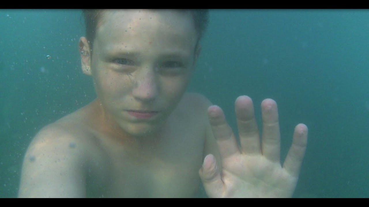 Мальчик тонет (социальный эксперимент в море) / Boy drowns in a sea