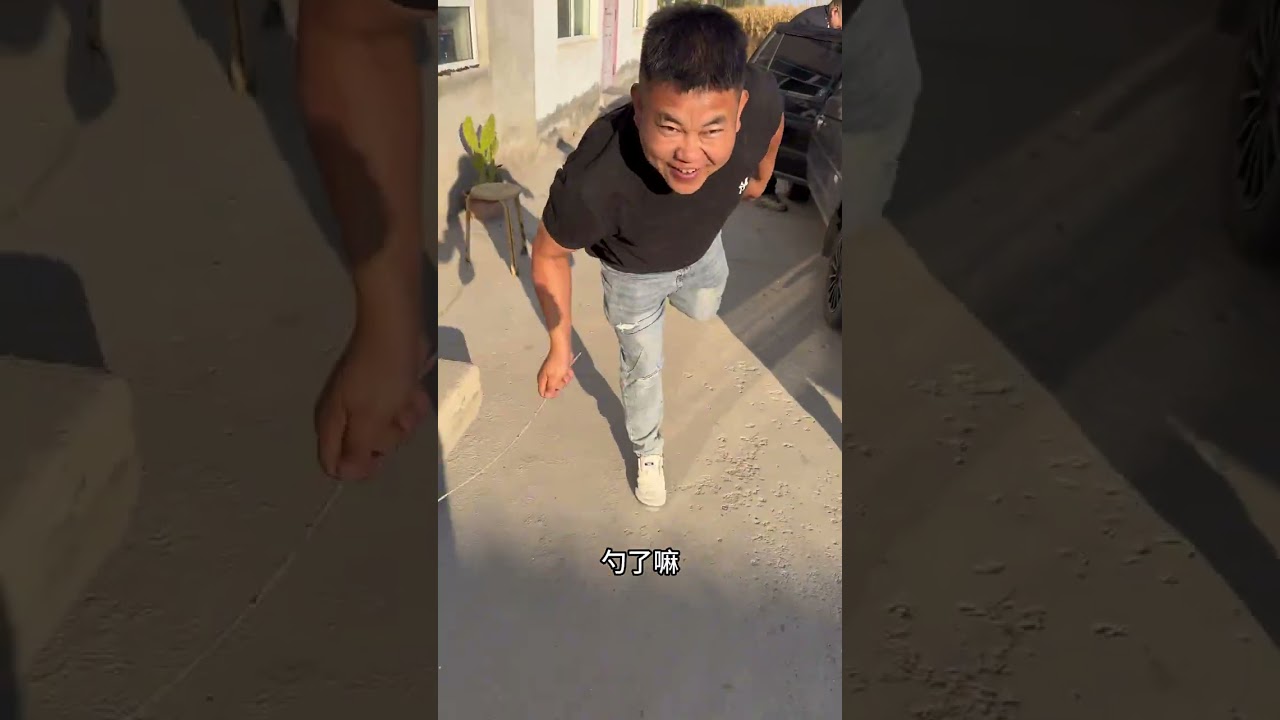 新疆小伙结婚宰羊招待朋友，煮一锅马肉，酒过三巡就开始打新郎