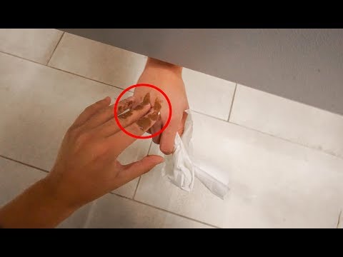 wiping-poo-on-people-in-the-bathroom-prank!