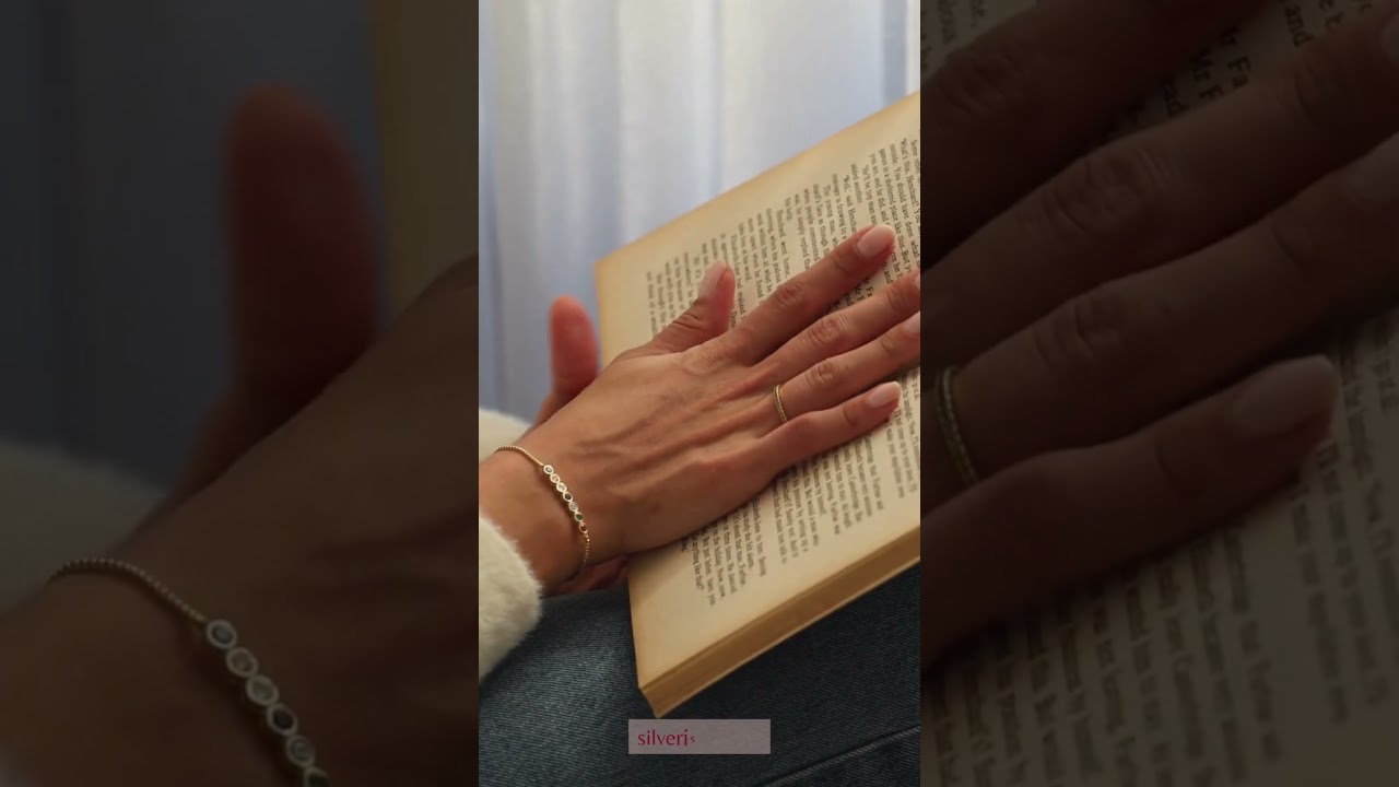 Her smile, your gift.💖   