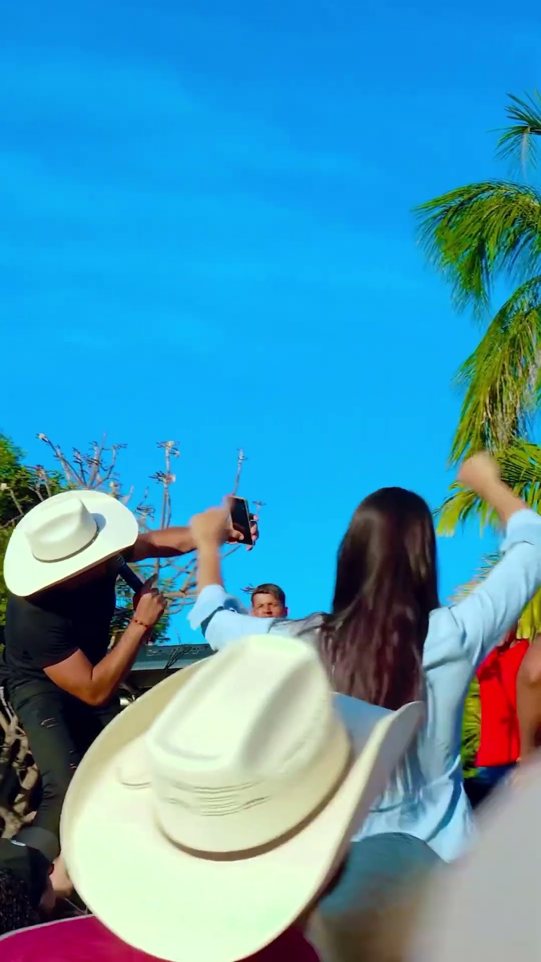 Música Cavalona um sucesso com o fenômeno Leãozinho Do Forró #boanoiteee #leaozinho #leãozinho