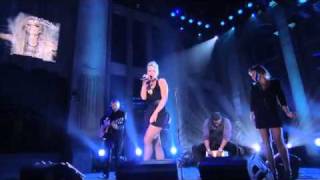 Natasha Bedingfield performing 'Strip Me' on Lopez Tonight 12/14/10