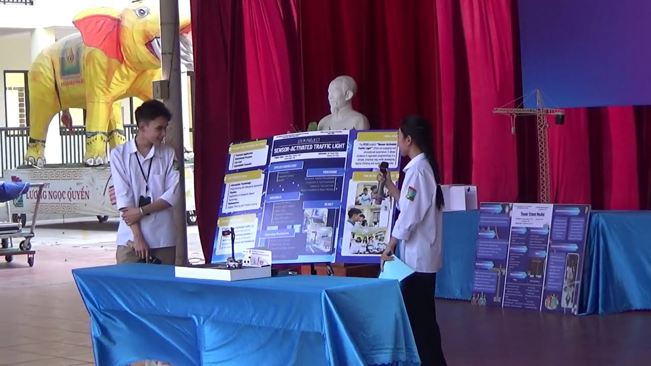 🚦 SMART TRAFFIC LIGHT MODEL | Sensor-Activated Automation Demo | Using Programming & Control (STEM)