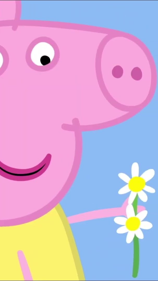 Peppa Pig Makes a Daisy Chain! #PeppaPig #Shorts