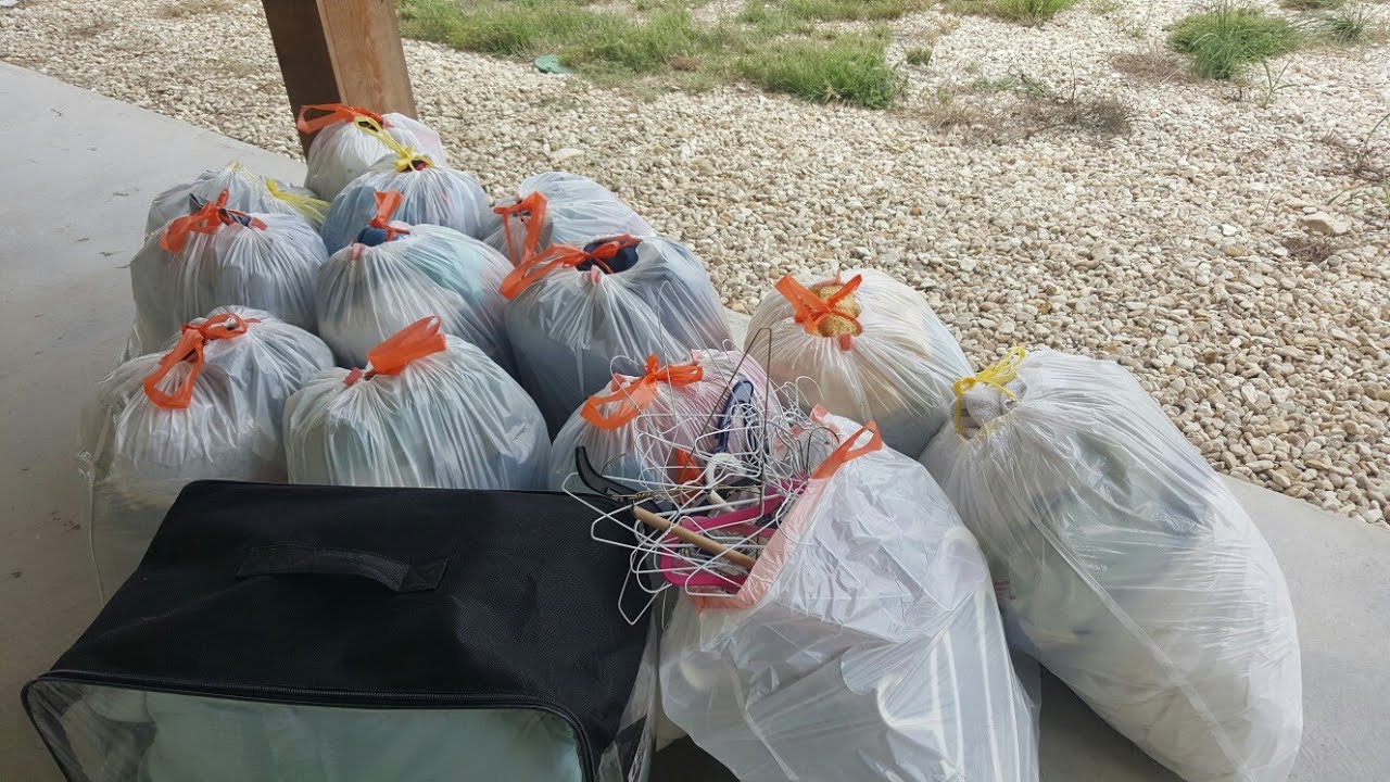 Cleaning up my closet!! YouTube