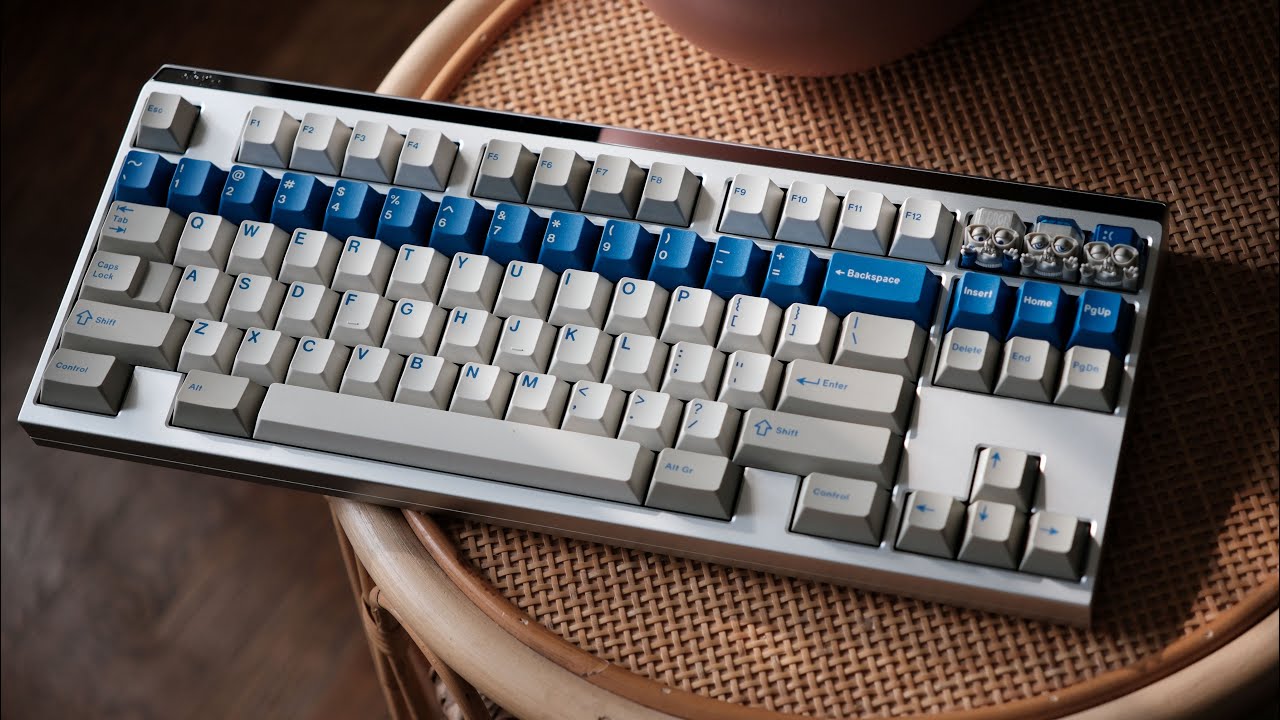 Merci Keyboard Merisi.Works 500C/M Silver - YouTube