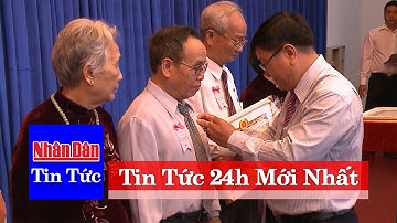 TP. Hồ Chí Minh trao tặng huy hiệu Đảng đợt 2/9 cho 2.237 đảng viên