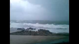 Μεγάλα κύματα χτυπούν το Ηράκλειο !!!!!!