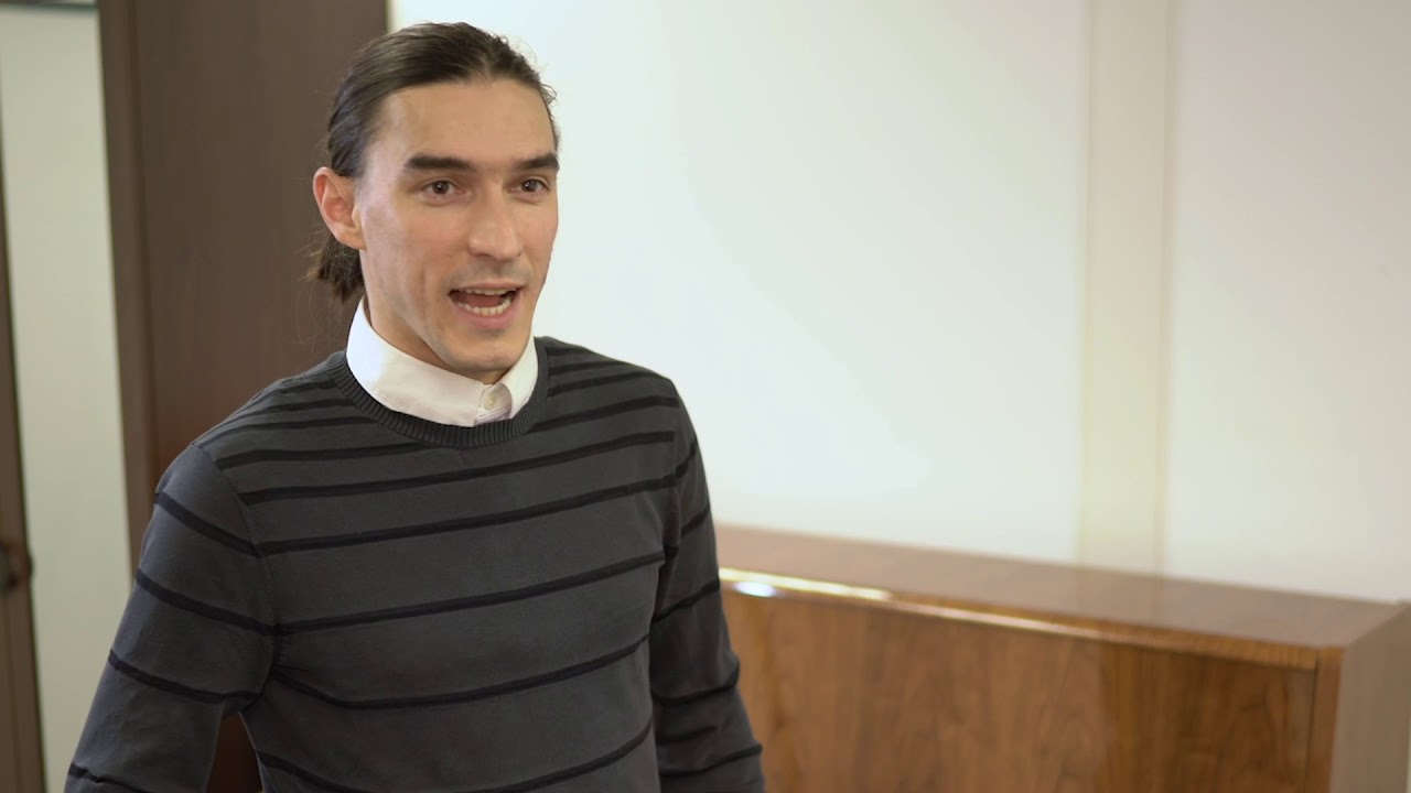 Sergey Malov stellt sein Violoncello da spalla vor