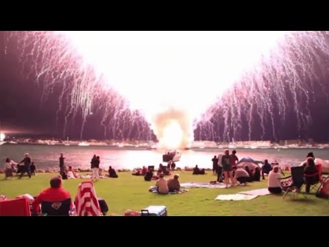 Video 4 luglio negli Usa, i fuochi si accendono tutti insieme: la maxi esplosione - Video